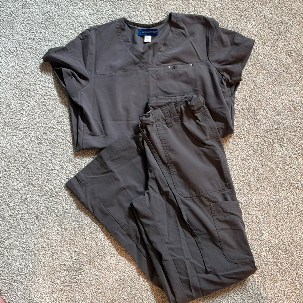 Koi Sapphire | Womens Scrub Set | Size S - long | Grey